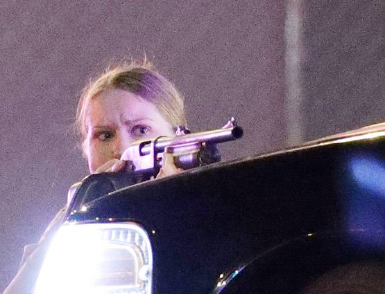 कसीनो में मशीन गन से फायरिंग, तस्वीरों में देखें पूरा मंजर