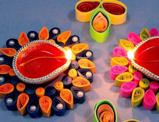 इन 8 टिप्स की मदद से घर में ही बनाएं डिजाइनर दीये