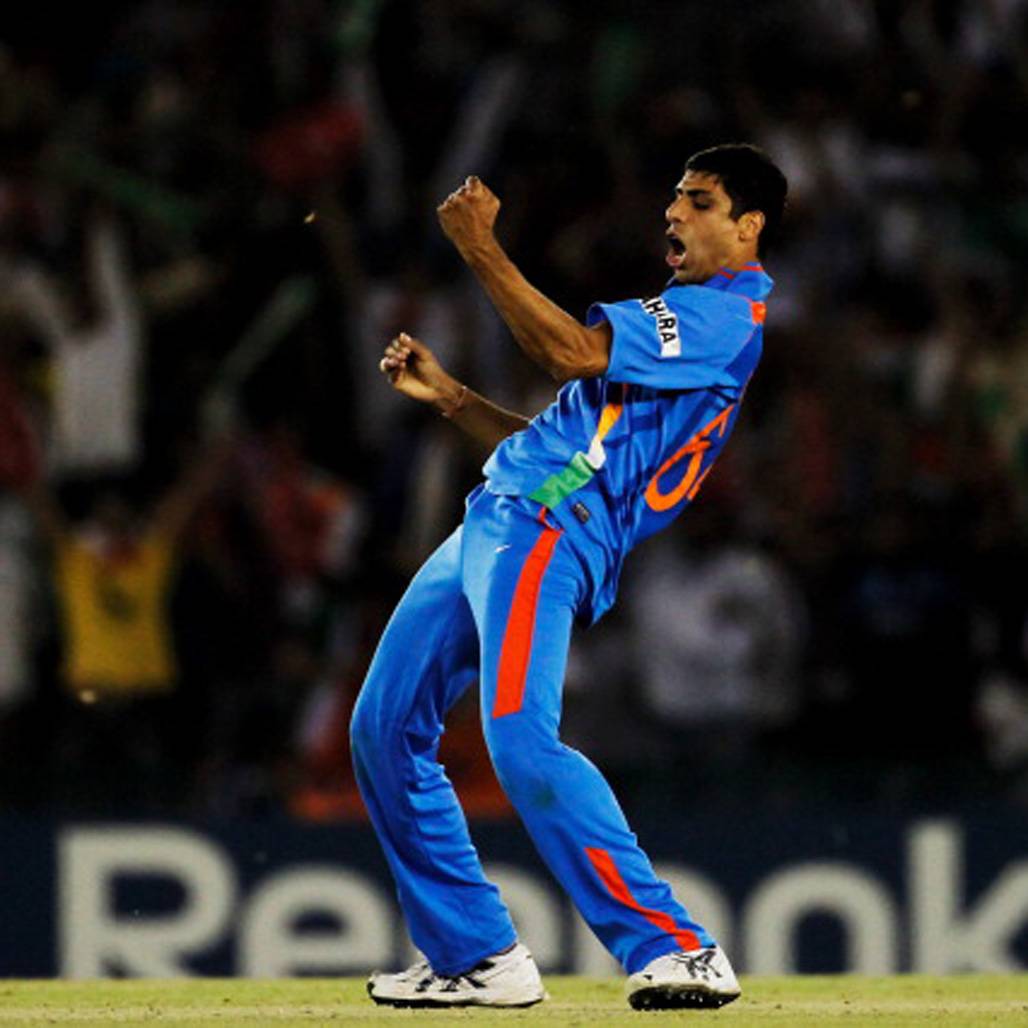 धोनी ने छोड़ दिया था शाहिद अफरीदी का कैच, नेहरा ने दी थी गाली..?