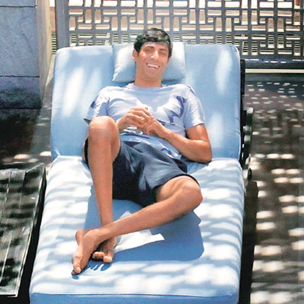 धोनी ने छोड़ दिया था शाहिद अफरीदी का कैच, नेहरा ने दी थी गाली..?