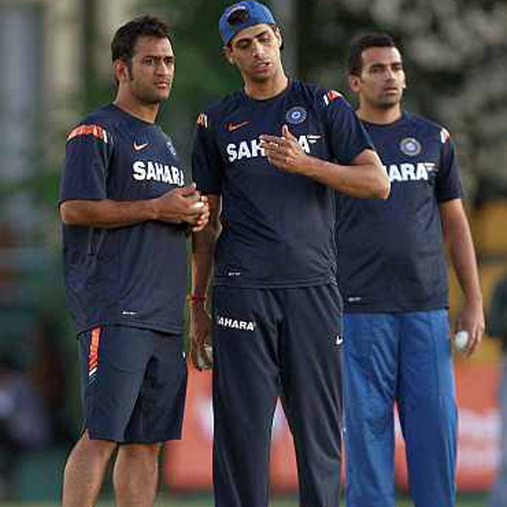 धोनी ने छोड़ दिया था शाहिद अफरीदी का कैच, नेहरा ने दी थी गाली..?