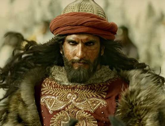 Box office पर हिट होगी दीपिका-शाहिद और रणवीर की #Padmavati!