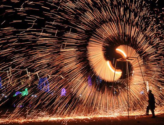 दिवाली पर यहां से खरीदें उपहार, जितना मर्जी हो उतनी चुकाएं कीमत