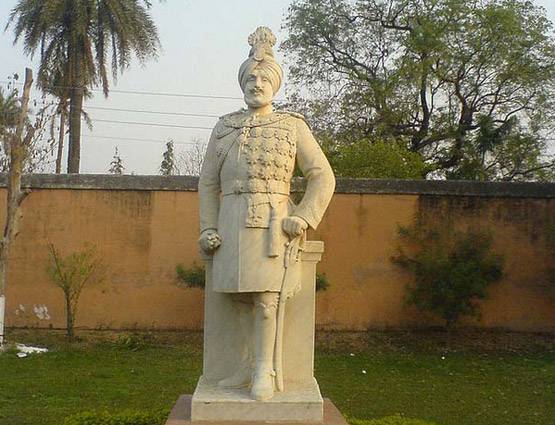 भूपिंदर सिंह हैं 'पटियाला पेग' शुरू करने वाले महाराजा, रखते थे 365 रानियां