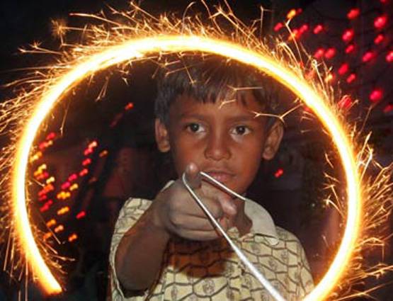 दिवाली पर यहां से खरीदें उपहार, जितना मर्जी हो उतनी चुकाएं कीमत