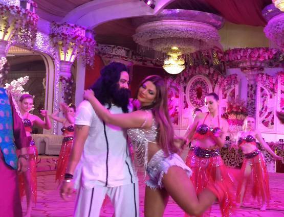 हनीप्रीत को खटकती थी राम रहीम से राखी की करीबी, समझती थी 'सौतन'