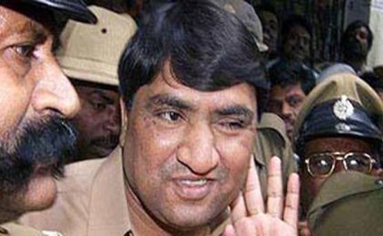 मूंगफली बेचता था तेलगी, एक रात में बार गर्ल पर उड़ाए 93 लाख