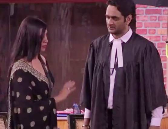 Bigg Boss: निजी कमेंट पर भड़कीं अर्शी, कहा- फेंक कर मारूंगी जूता