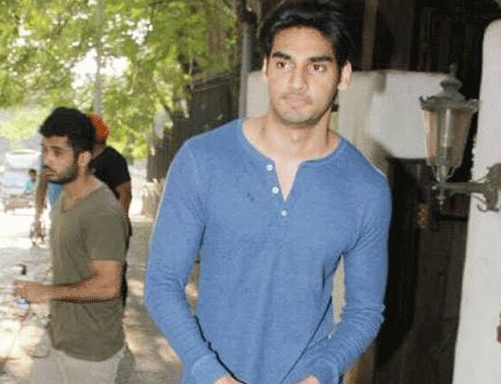 पापा सुनील शेट्टी की तरह दिखते हैं अहान, जल्द करेंगे डेब्यू