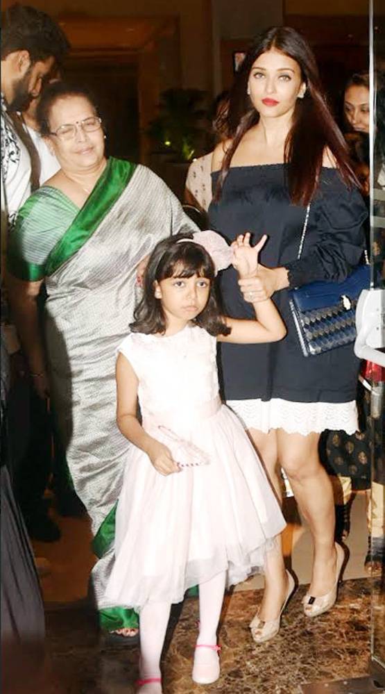 B'DAY पर कैमरे के सामने चुलबुले अंदाज में दिखीं आराध्या, PHOTOS