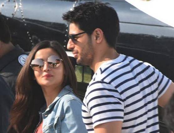 रणबीर को लेकर जारी है कटरीना-दीपिका की लड़ाई, ये रहा सबूत