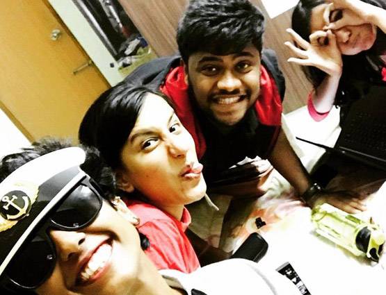 PHOTOS: यूपी की ये लड़की बनी नेवी की पहली महिला Pilot, बना रिकॉर्ड