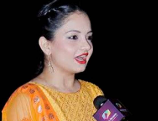 चूड़ा सेरेमनी में भारती ने जमकर किया भांगड़ा, पहुंचे ये TV स्टार्स