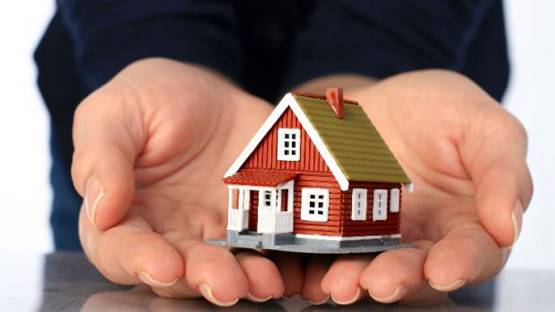 महिलाएं भूलकर भी ना करें ये काम, घर में बढ़ जाएगी दरिद्रता