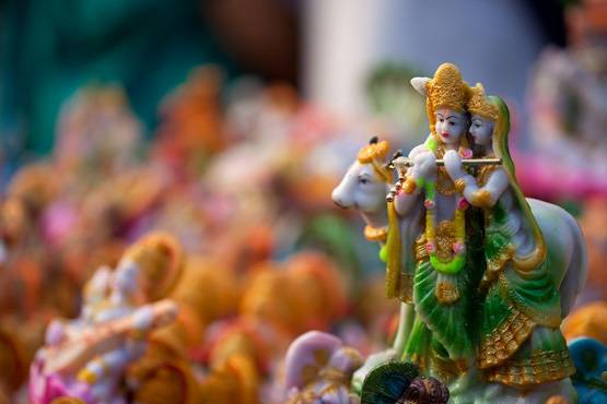 प्रेम का त्योहार होली: श्रीकृष्ण ने राधा से कभी विवाह क्यों नहीं किया?