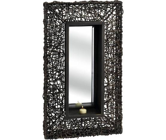 महिलाएं भूलकर भी ना करें ये काम, घर में बढ़ जाएगी दरिद्रता