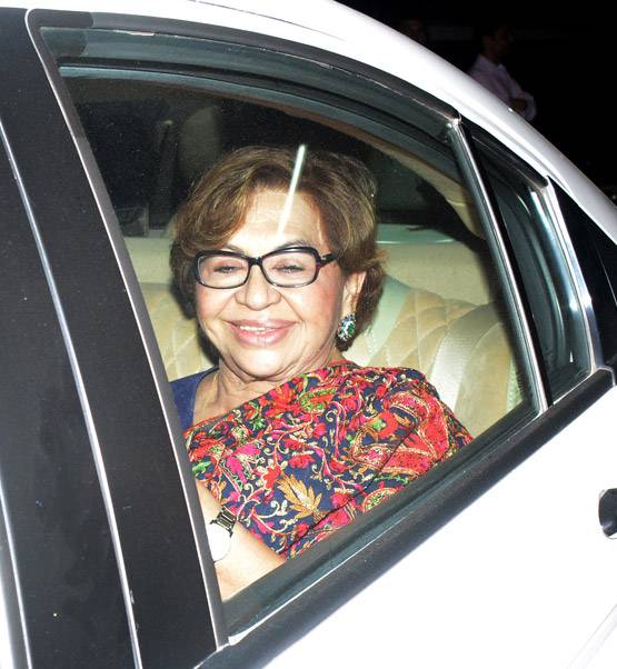 सलमान के घर संगीता की वापसी, पिता के बर्थडे में पहुंचीं