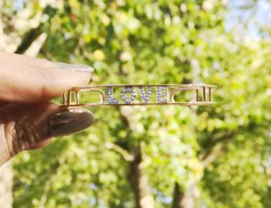 नागार्जुन की बहू ने शेयर की हनीमून Photos, गाउन पर लिखा ये नाम...