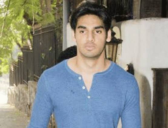 पापा सुनील शेट्टी की तरह दिखते हैं अहान, जल्द करेंगे डेब्यू