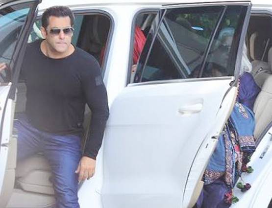 PHOTOS: कटरीना के फैंस परेशान, यूलिया के साथ नजर आए सलमान
