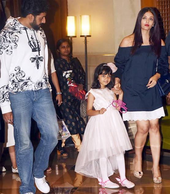 B'DAY पर कैमरे के सामने चुलबुले अंदाज में दिखीं आराध्या, PHOTOS