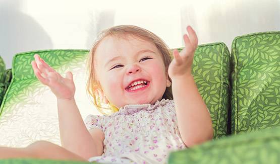 हंसते नहीं हैं तो आज से ही शुरू कर दें, होते हैं कई फायदे