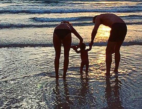 बेबी के साथ लीजा ने कराया फोटोशूट, इंस्टा पर तस्वीरें वायरल