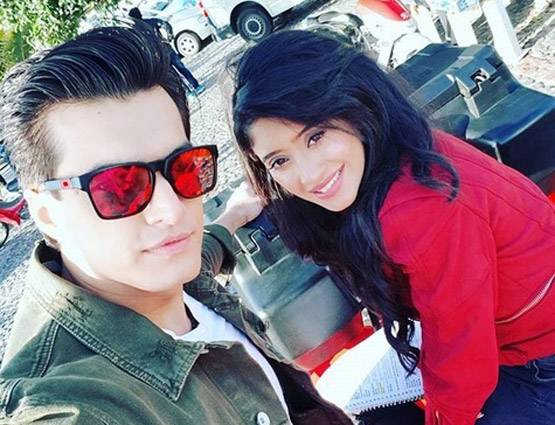 PHOTO: ग्रीस में इस तरह एंजॉय कर रहे हैं कार्तिक और नायरा