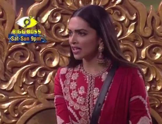 यहां रुकी पद्मावती की रिलीज, वहीं 'घूमर' कर रही हैं दीपिका