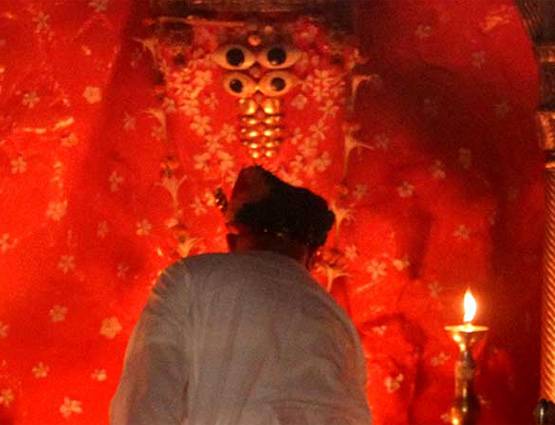 कच्छ: इस मंदिर में यूं नहीं माथा टेकने पहुंचे मोदी, ये है मान्यता