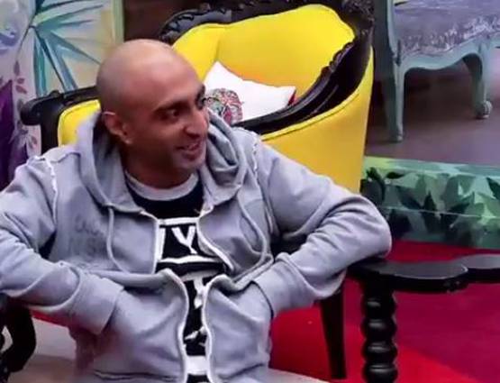 Bigg Boss: घरवालों के जाल में फंसीं अर्शी, जेल में मनाएंगी बर्थ डे