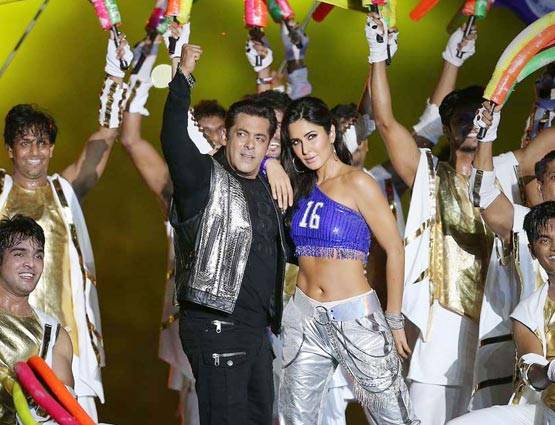 ISL का भव्य शुभारंभ, PHOTOS में देखें सलमान-कटरीना का अंदाज