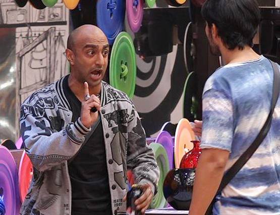 कैप्टेंसी टास्क में आकाश को मिला धोखा, दी शो छोड़ने की धमकी