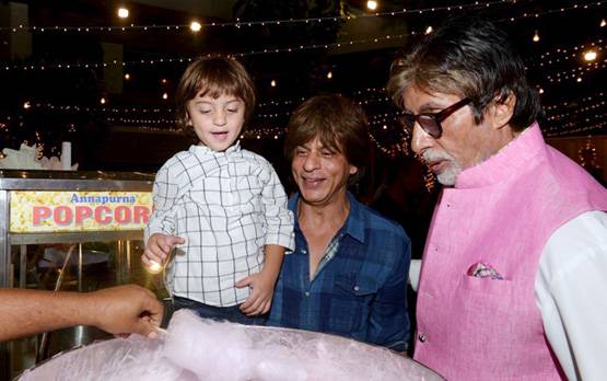 आराध्या की पार्टी में अबराम ने खाया 'बुड्ढी के बाल', देखें PHOTOS