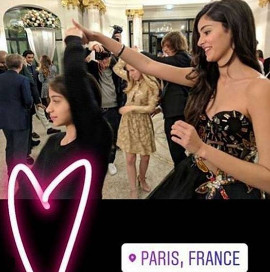 चंकी पांडे की बेटी अनन्या ने ‘le Bal’ में किया डेब्यू, देखें PHOTOS