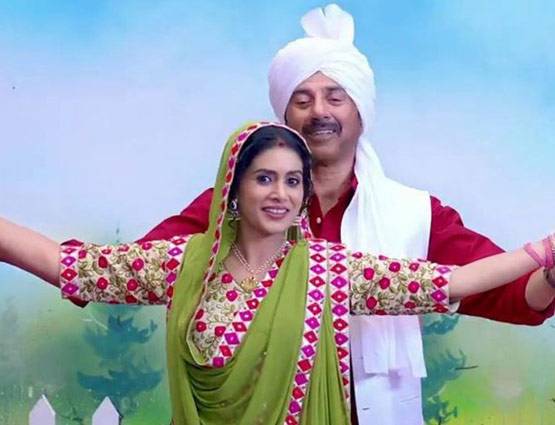 हमउम्र रितिक की मां का किया रोल, अब ऐसी दिखती है ये एक्ट्रेस