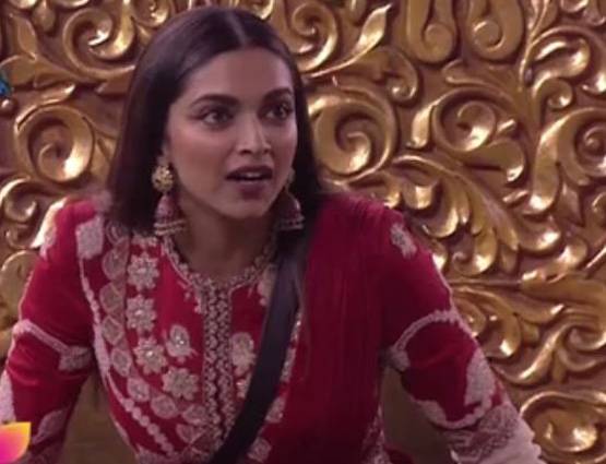 यहां रुकी पद्मावती की रिलीज, वहीं 'घूमर' कर रही हैं दीपिका