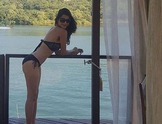Bigg Boss की एक्स कंटेस्टेंट दिखीं बिकिनी में, तस्वीरें Viral