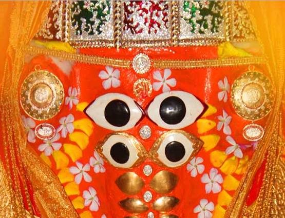 कच्छ: इस मंदिर में यूं नहीं माथा टेकने पहुंचे मोदी, ये है मान्यता