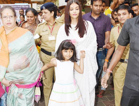 जन्मदिन पर बेटी संग ऐश्वर्या पहुंची सिद्धिविनायक,अभिषेक नहीं आए साथ