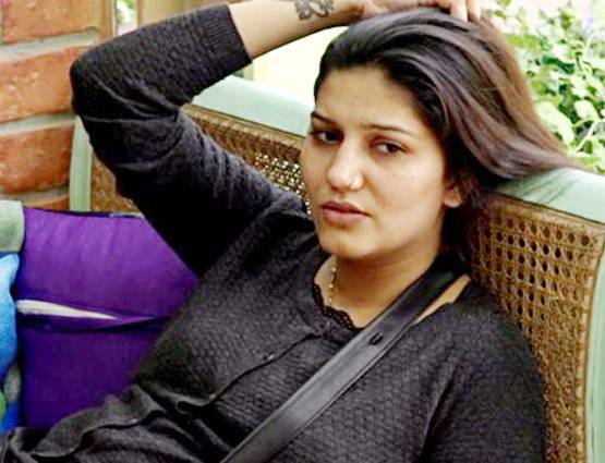 Bigg Boss: सीक्रेट रूम जा सकती हैं हिना, इन पर भी लटकी तलवार