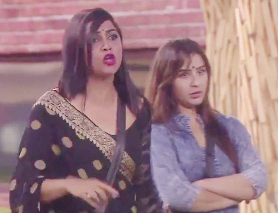 Bigg Boss: निजी कमेंट पर भड़कीं अर्शी, कहा- फेंक कर मारूंगी जूता