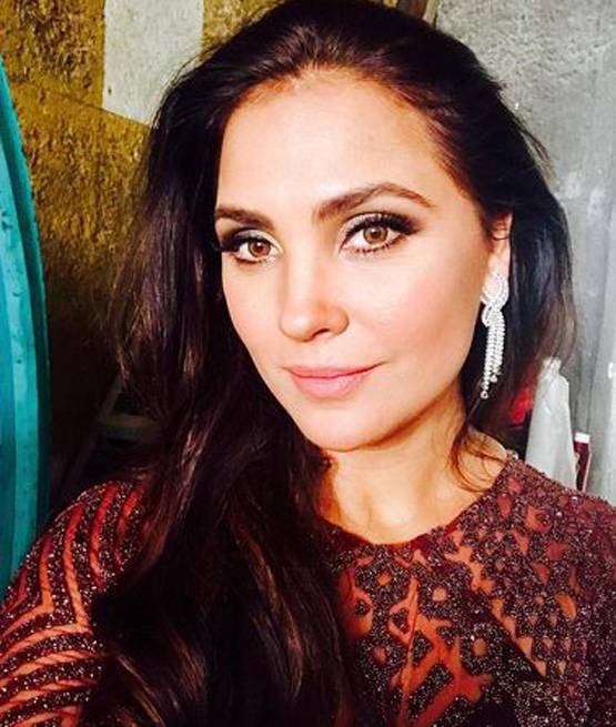 किसी का रेस्टोरेंट तो किसी का नाइट क्लब, ये है बॉलीवुड सिलेब्स के साइड बिजनेस