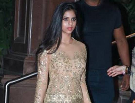 इंटरनेट की नई सनसनी हैं सुहाना खान, पहनती हैं 52 हजार का टीशर्ट