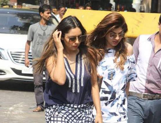 रणबीर को लेकर जारी है कटरीना-दीपिका की लड़ाई, ये रहा सबूत