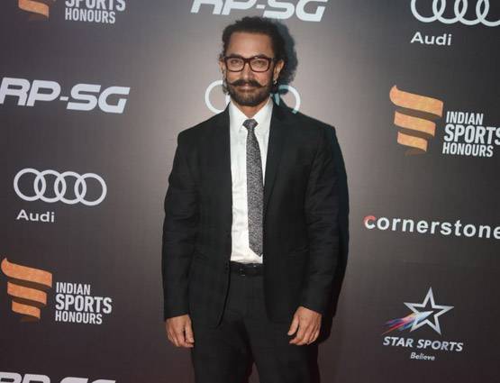 जब हाथों में हाथ डाले नजर आए विराट-अनुष्का, देखें PHOTOS