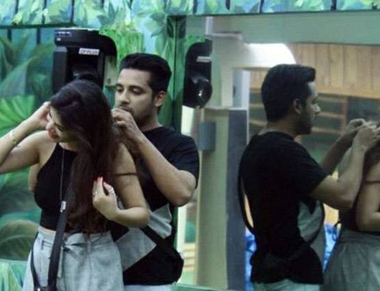 क्या बिग बॉस ने बंदगी-पुनीश के MAKE OUT वीडियो को हटाया?