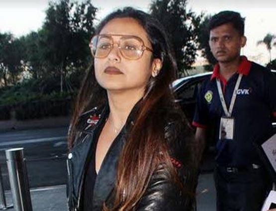 दूसरे बच्चे की तैयारी में रानी, 1.30 लाख की जैकेट में दिखा ये अंदाज