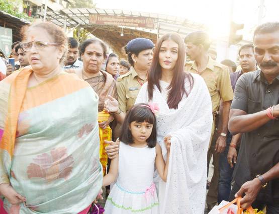 जन्मदिन पर बेटी संग ऐश्वर्या पहुंची सिद्धिविनायक,अभिषेक नहीं आए साथ