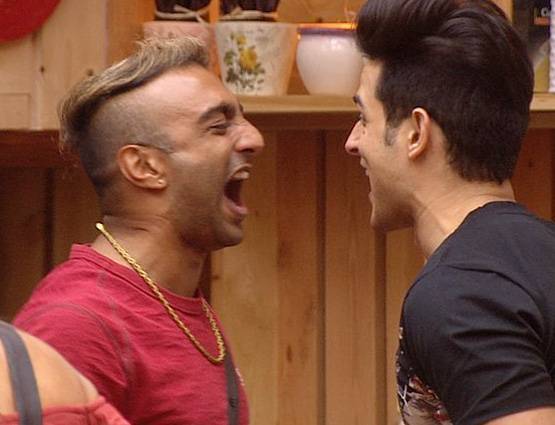 BIGG BOSS 11: गंदी बातों और INTIMACY का ओवरडोज